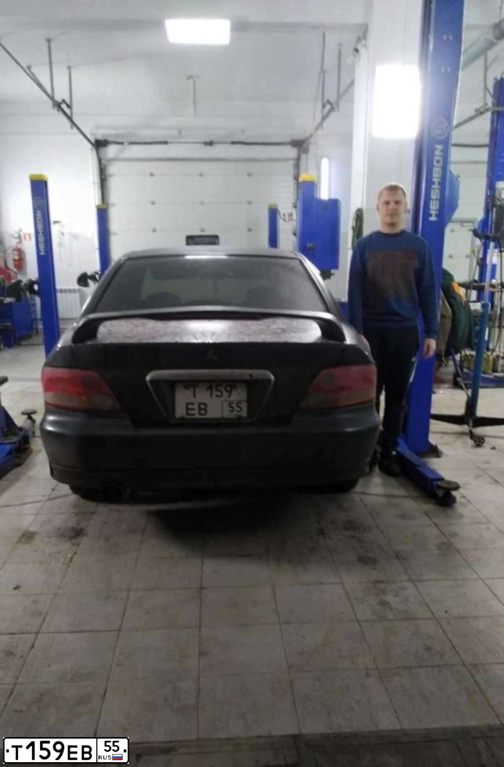Фото автомобиля MITSUBISHI GALANT, 2000 — госномер Т159ЕВ55