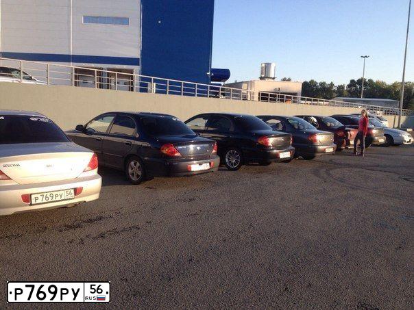 Фото автомобиля KIA SPECTRA, 2009 — госномер Р769РУ56. Цвет: АЛМАЗНОЕ СЕРЕБРО