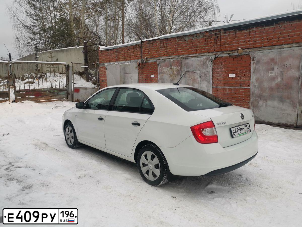 Фото автомобиля SKODA RAPID, 2017 — госномер А187ВН172. Цвет: Белый