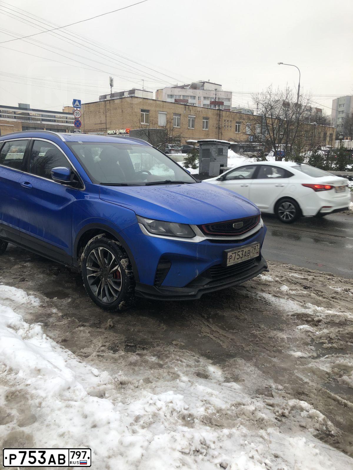 Фото автомобиля GEELY COOLRAY, 2020 — госномер Р753АВ797. Цвет: СИНИЙ