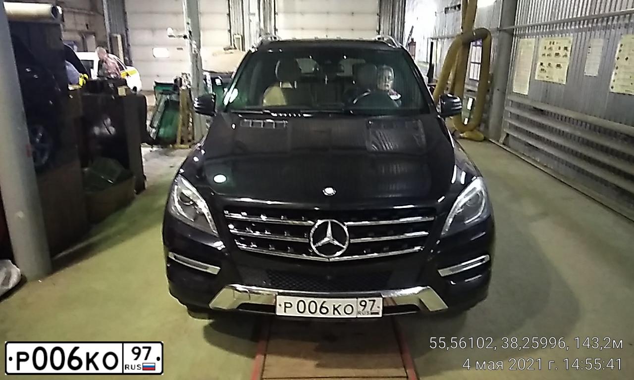 Фото автомобиля MERCEDES M-KLASSE, 2014 — госномер Р006КО97. Цвет: ЧЕРНЫЙ