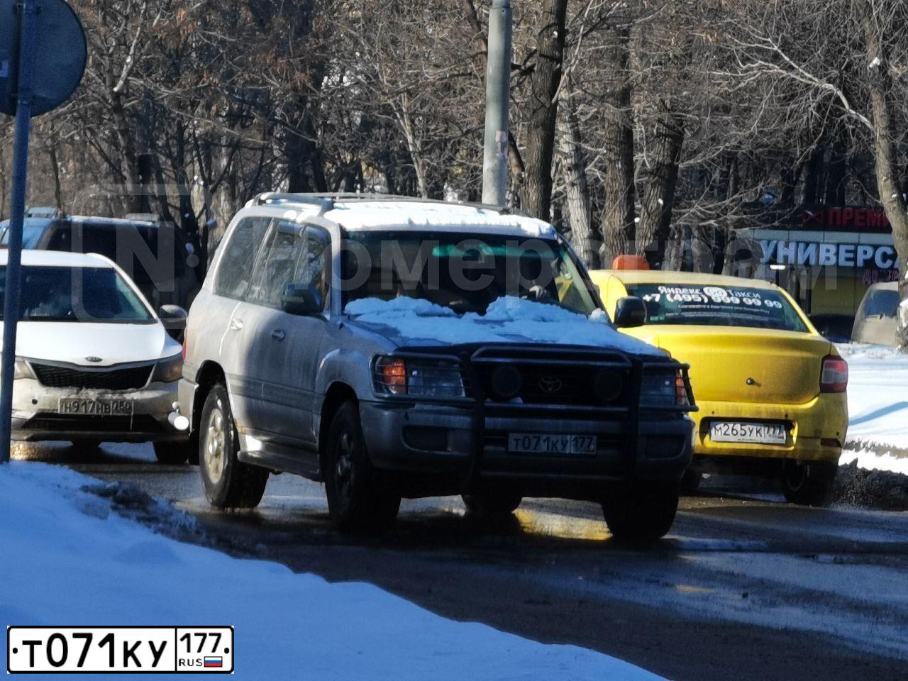 Фото автомобиля TOYOTA LANDCRUISER, 2001 — госномер К439МО193. Цвет: СЕРЫЙ МЕТАЛЛИК