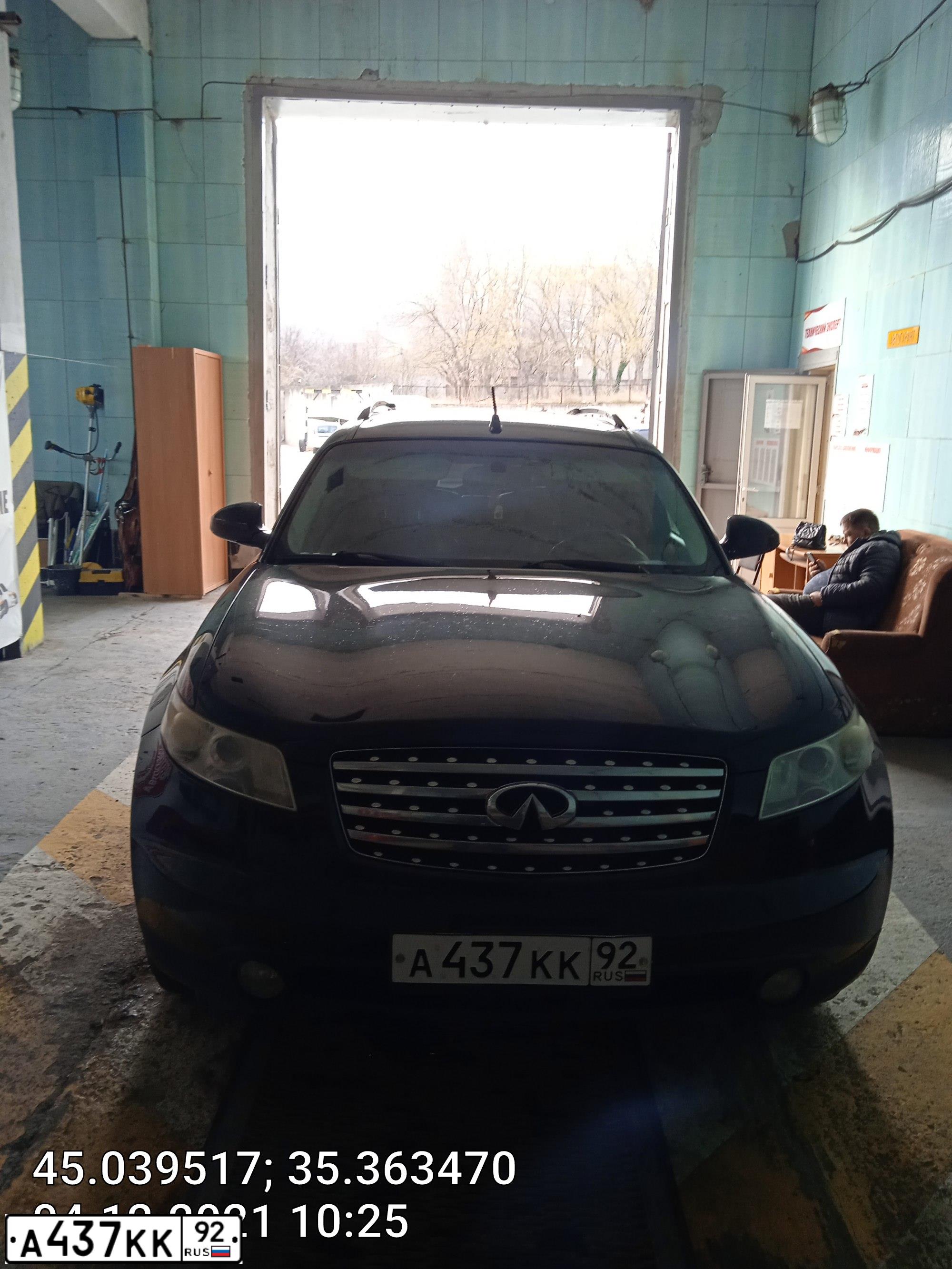 Фото автомобиля INFINITI QX70 /FX/, 2005 — госномер А437КК92. Цвет: ЧЕРНЫЙ