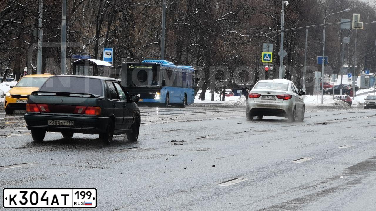 Фото автомобиля LADA 2115 SAMARA, 2008 — госномер К304АТ199. Цвет: сине-зеленый