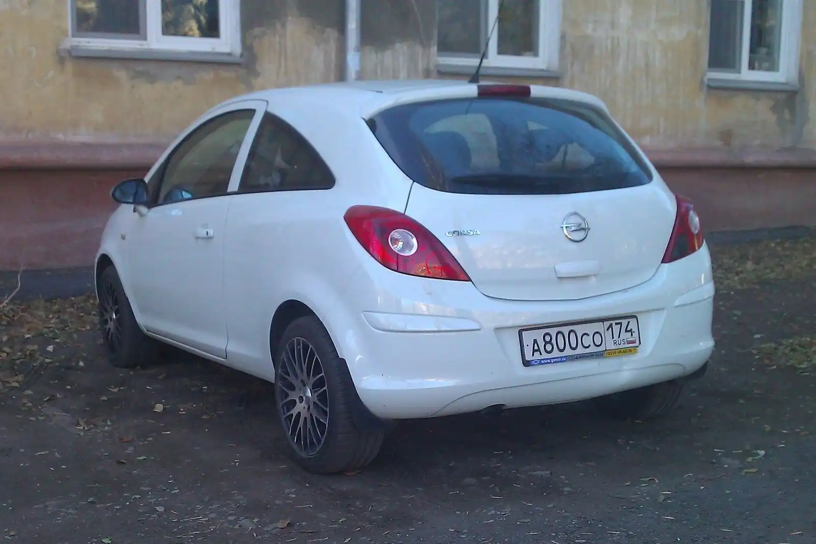 Фото автомобиля HYUNDAI SOLARIS, 2012 — госномер У569СК136. Цвет: Белый