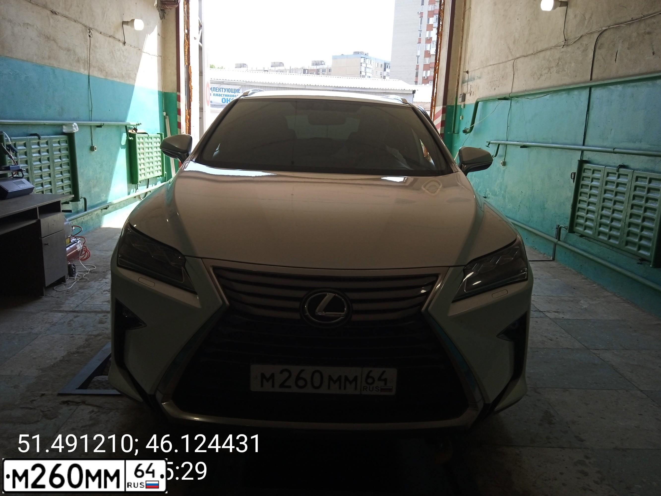 Фото автомобиля MERCEDES E-KLASSE, 2011 — госномер В555НН134. Цвет: Серебристый