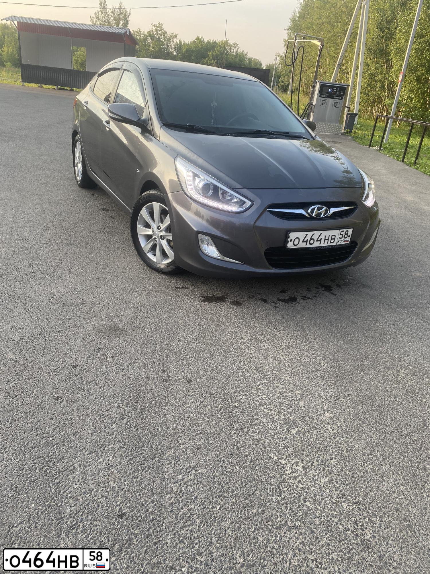 Фото автомобиля HYUNDAI SOLARIS, 2013 — госномер М289УА13. Цвет: ЧЕРНО-СЕРЫЙ
