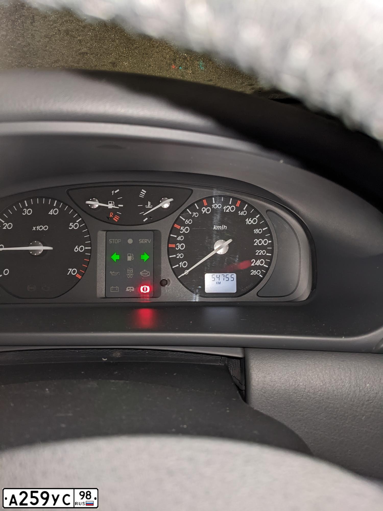 Фото автомобиля RENAULT LAGUNA, 2004 — госномер С052КУ761. Цвет: ЧЕРНЫЙ