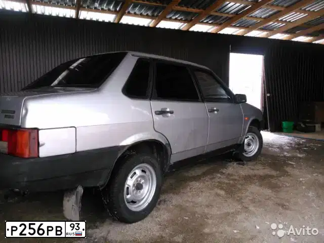 Фото автомобиля LADA 2109 SAMARA, 2002 — госномер Р529ВХ761. Цвет: СЕРЕБРИСТЫЙ