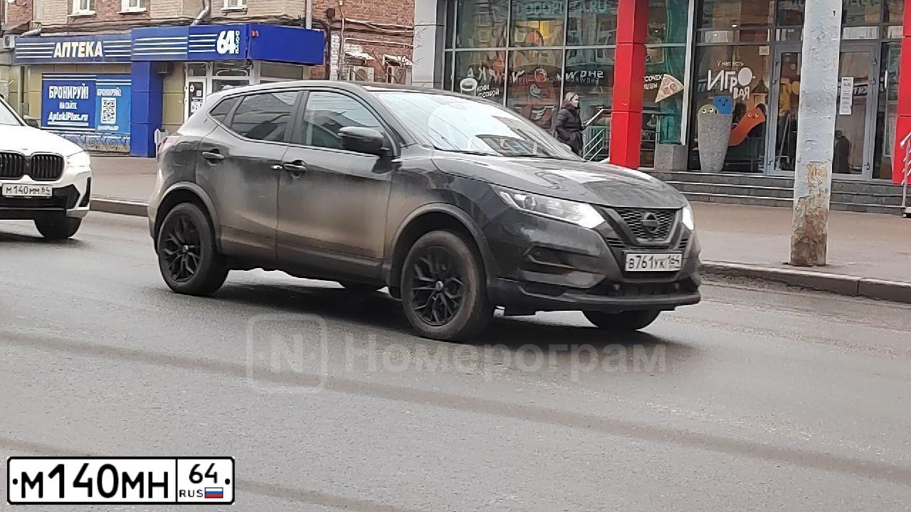 Фото автомобиля LADA 2107 LADA, 2006 — госномер М140НМ64. Цвет: ЯРКО БЕЛЫЙ