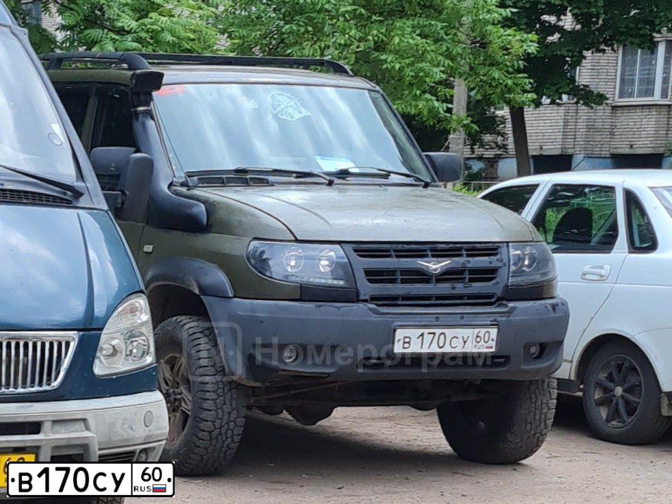 Фото автомобиля UAZ 3163 PATRIOT, 2012 — госномер В170СУ60. Цвет: ЗЕЛЕНЫЙ