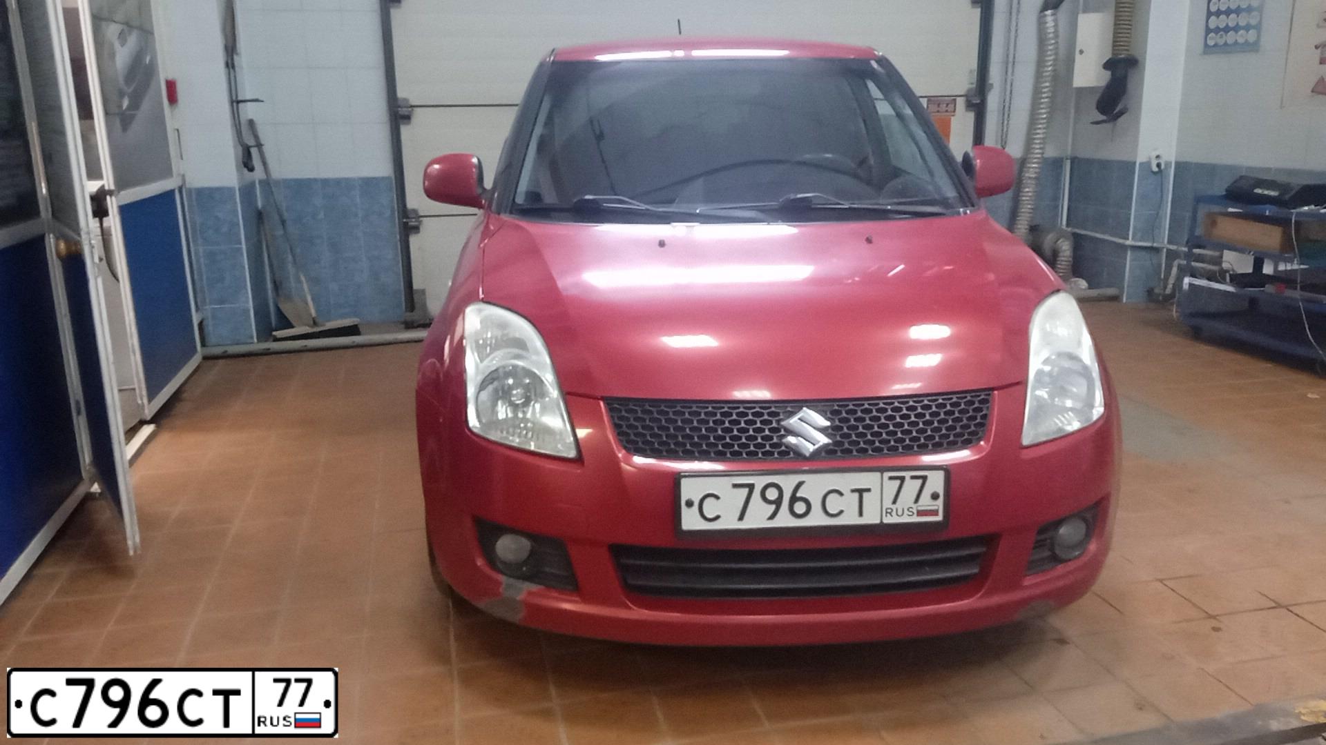 Фото автомобиля SUZUKI SWIFT, 2008 — госномер Р306РХ154. Цвет: Красный
