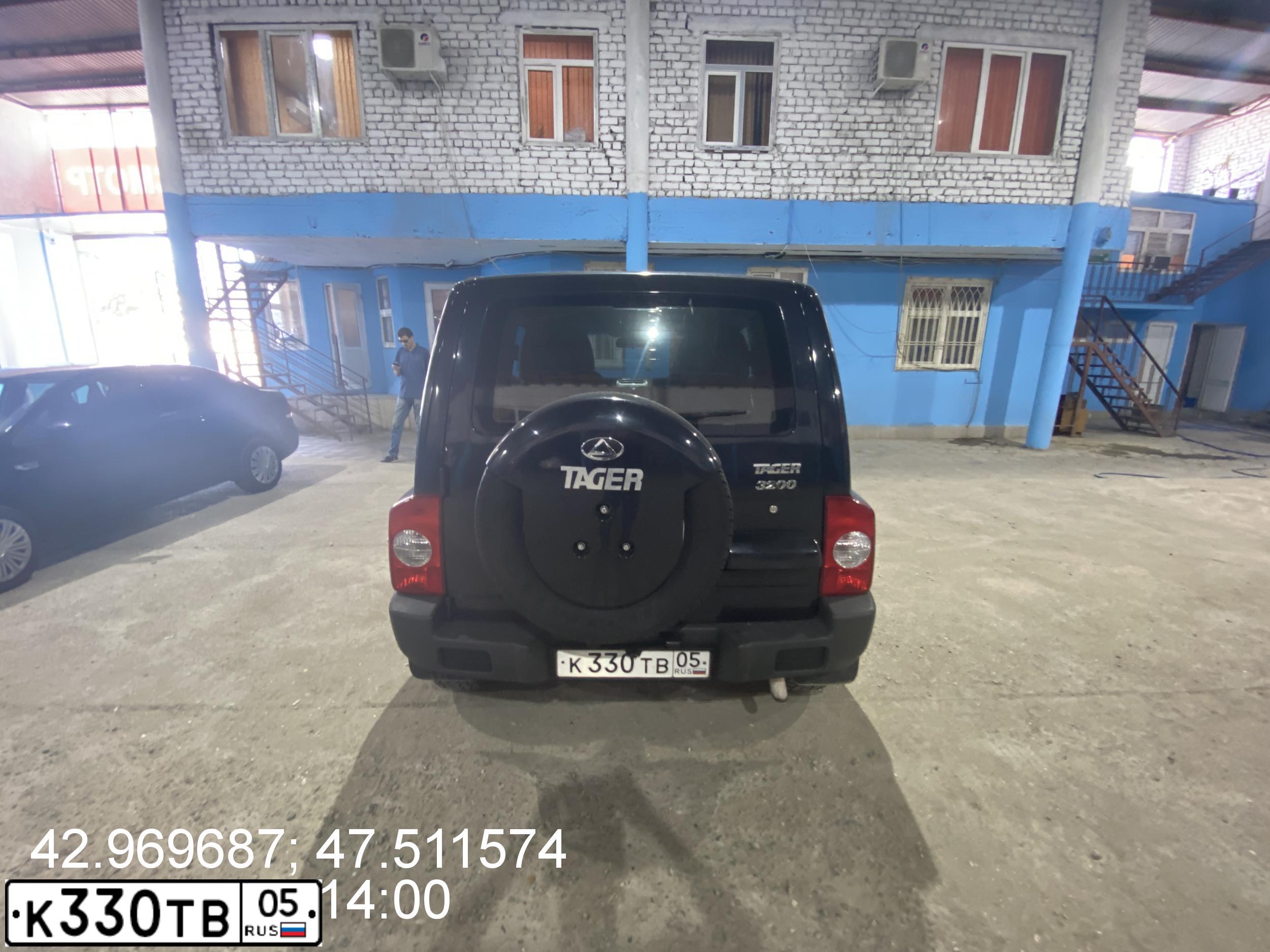 Фото автомобиля TAGAZ TAGER, 2009 — госномер К330ТВ05. Цвет: ЧЕРНЫЙ