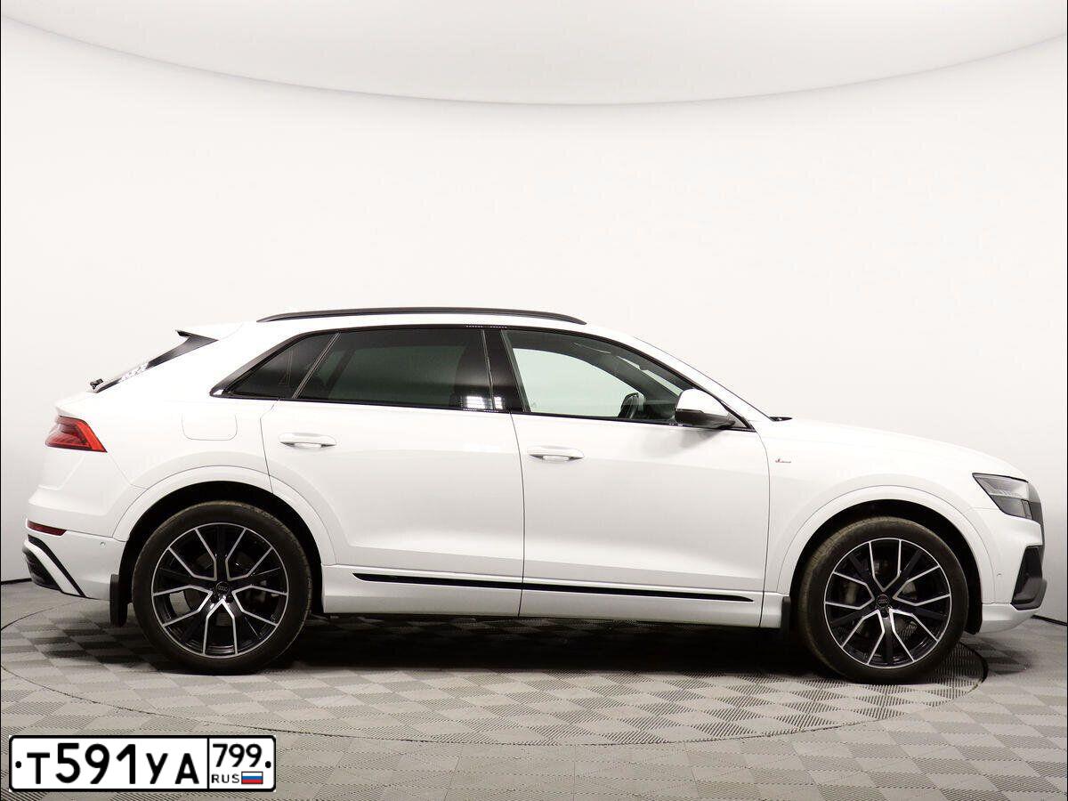 Фото автомобиля AUDI Q8, 2019 — госномер Т591УА799. Цвет: Белый