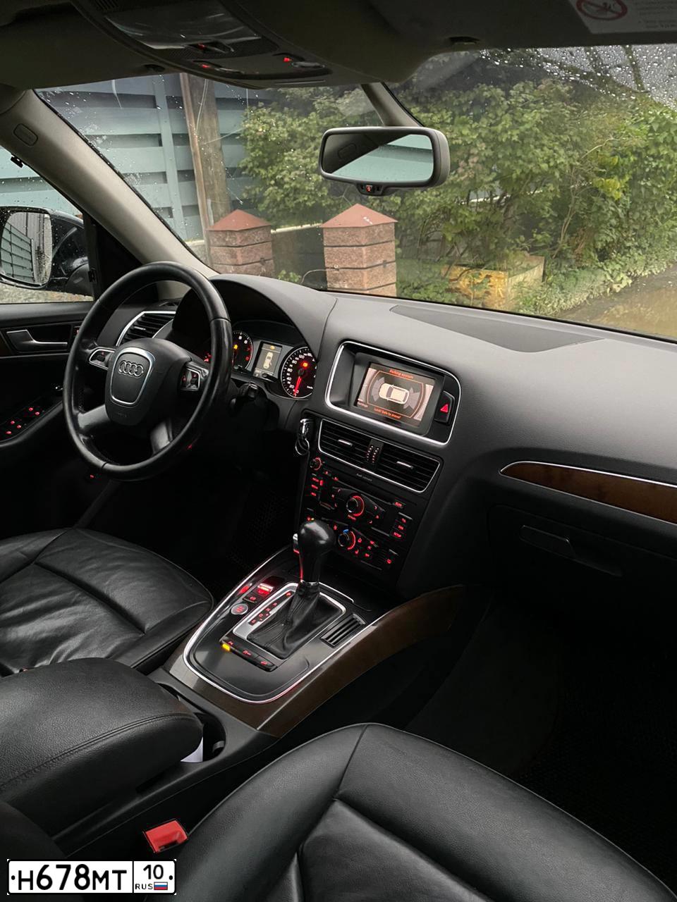 Фото автомобиля АУДИ Q5, 2010 — госномер Е623МС136. Цвет: ЧЕРНЫЙ