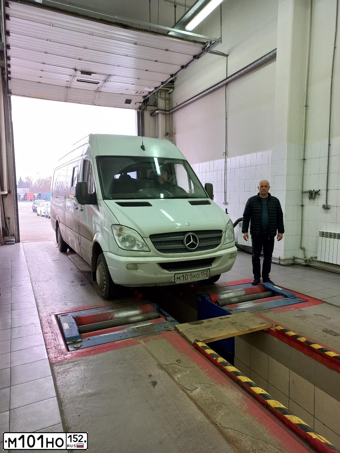 Фото автомобиля MERCEDES SPRINTER, 2013 — госномер М562ВХ152. Цвет: БЕЛЫЙ