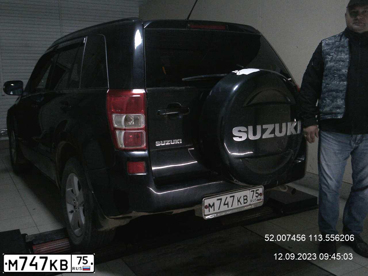 Фото автомобиля SUZUKI /GRAND/ VITARA, 2008 — госномер Р064ОМ199. Цвет: ЧЕРНЫЙ