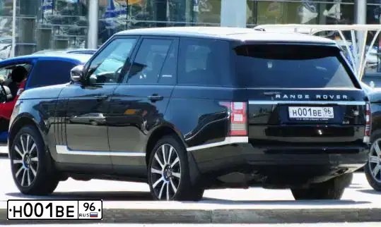 Фото автомобиля LANDROVER RANGE ROVER, 2013 — госномер Н001ВЕ96. Цвет: ЧЕРНЫЙ