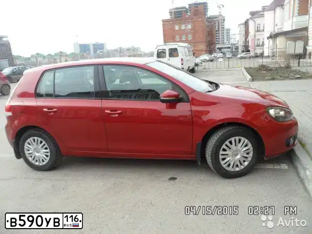Фото автомобиля VOLKSWAGEN GOLF, 2010 — госномер В590УВ116. Цвет: КРАСНЫЙ