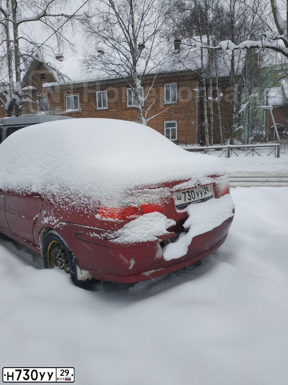 Фото автомобиля FIAT ALBEA, 2007 — госномер Н730УУ29. Цвет: КРАСНЫЙ