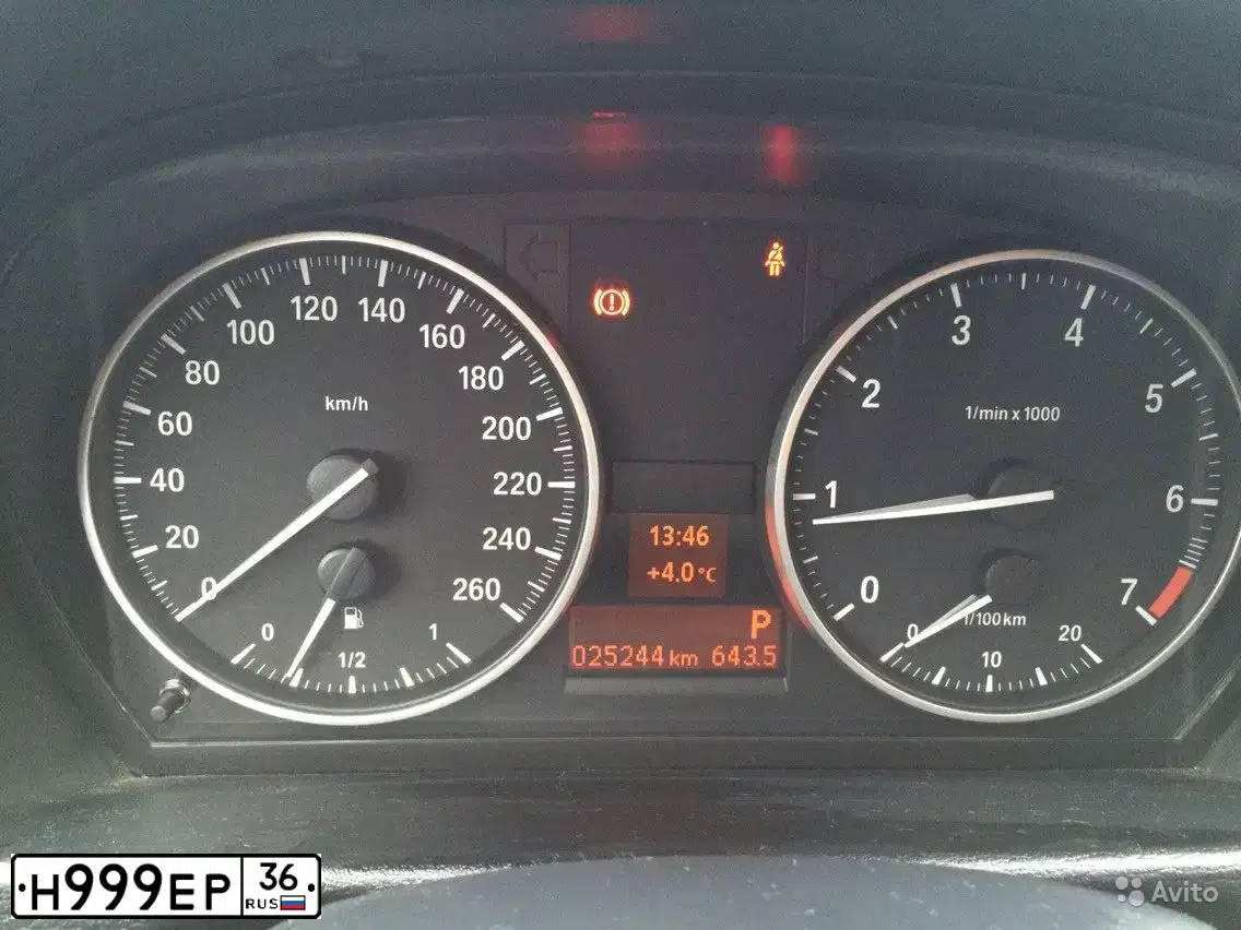 Фото автомобиля BMW X1, 2012 — госномер Н999ЕР36. Цвет: КОРИЧНЕВЫЙ