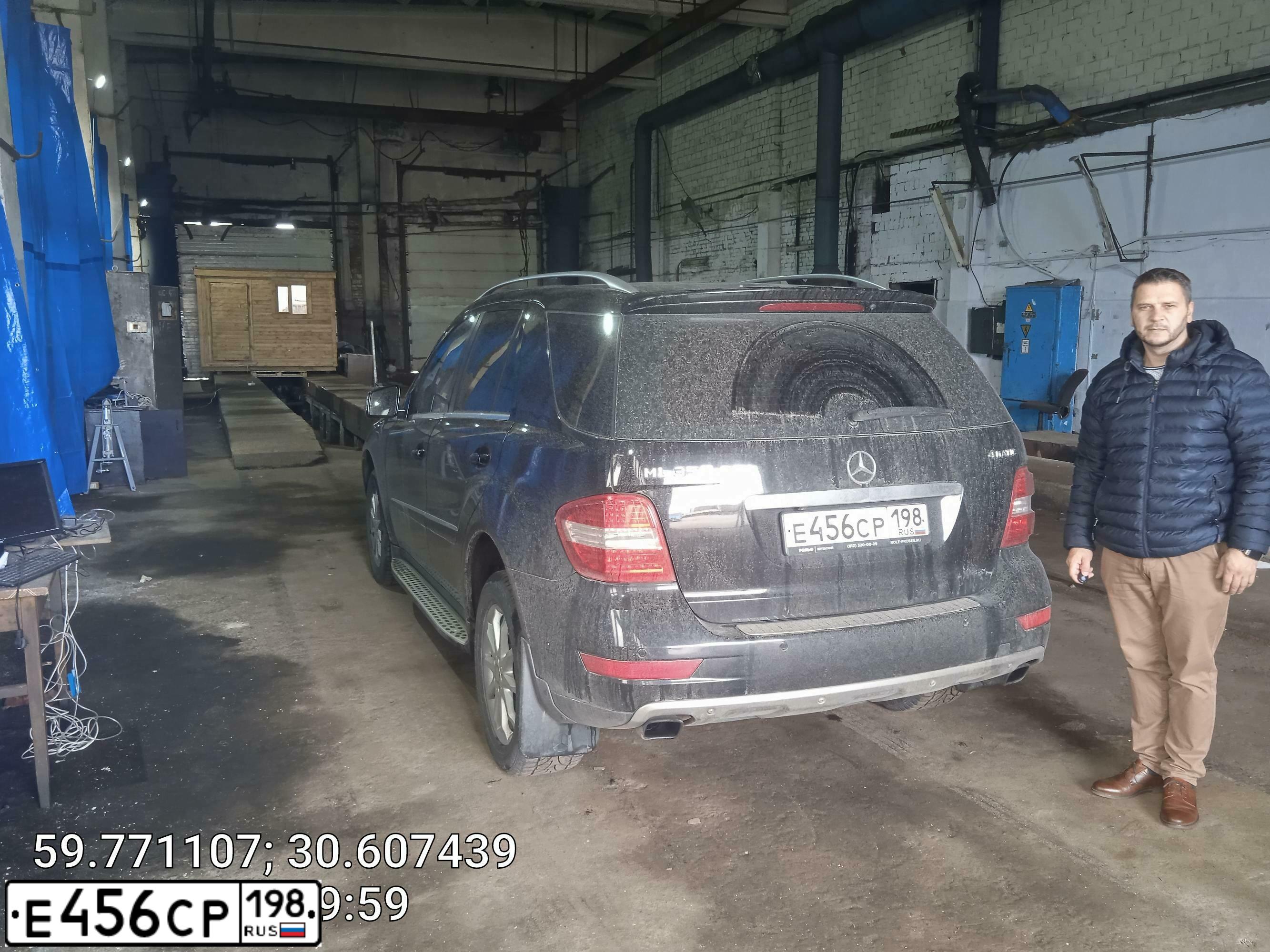 Фото автомобиля MERCEDES-BENZ ML/GLE, 2011 — госномер Н489РТ198
