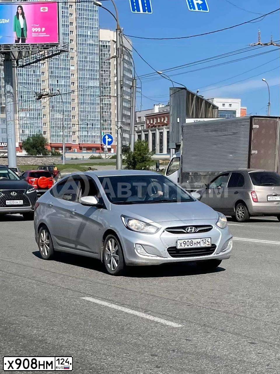 Фото автомобиля HYUNDAI SOLARIS, 2011 — госномер Х908НМ124. Цвет: Серебристый