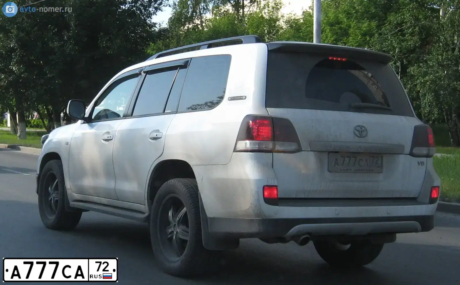 Фото автомобиля HUMMER H3, 2008 — госномер А777СА72. Цвет: ЧЕРНЫЙ