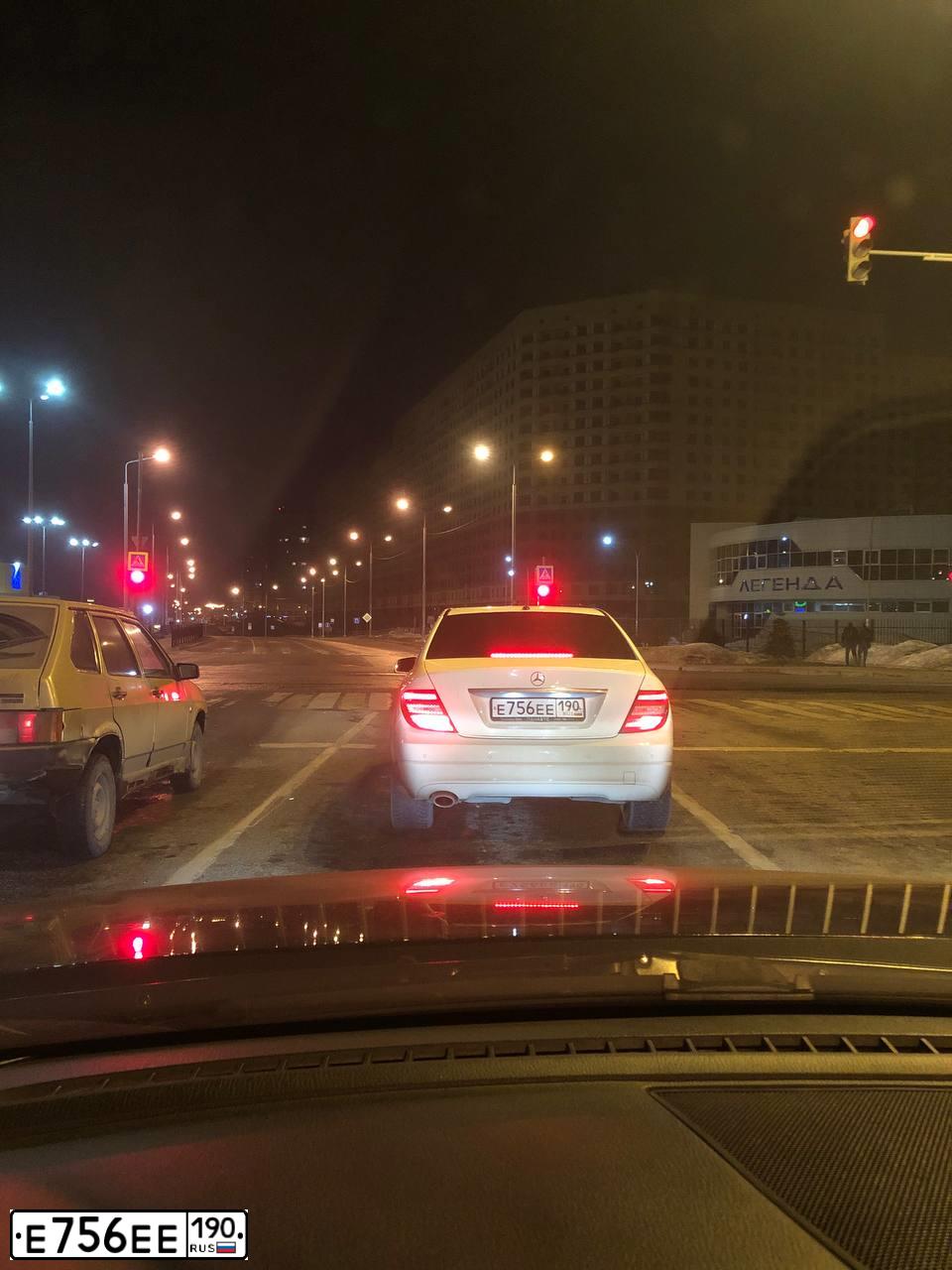Фото автомобиля LADA 2114 SAMARA, 2006 — госномер Е756ЕЕ190. Цвет: ЗОЛОТ. ТЕМНО-ЗЕЛЕНЫЙ