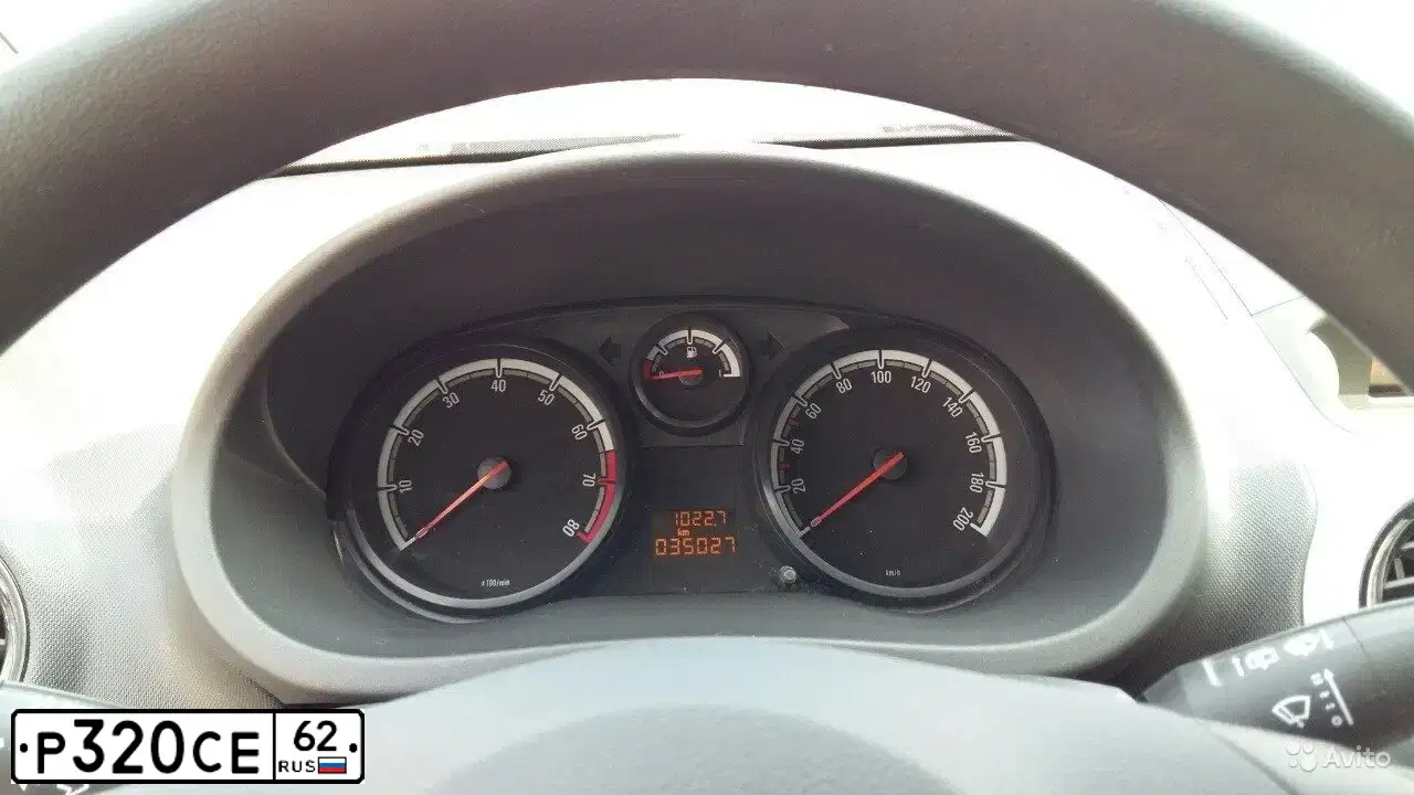 Фото автомобиля KIA RIO, 2013 — госномер Р767КУ71. Цвет: БЕЛЫЙ