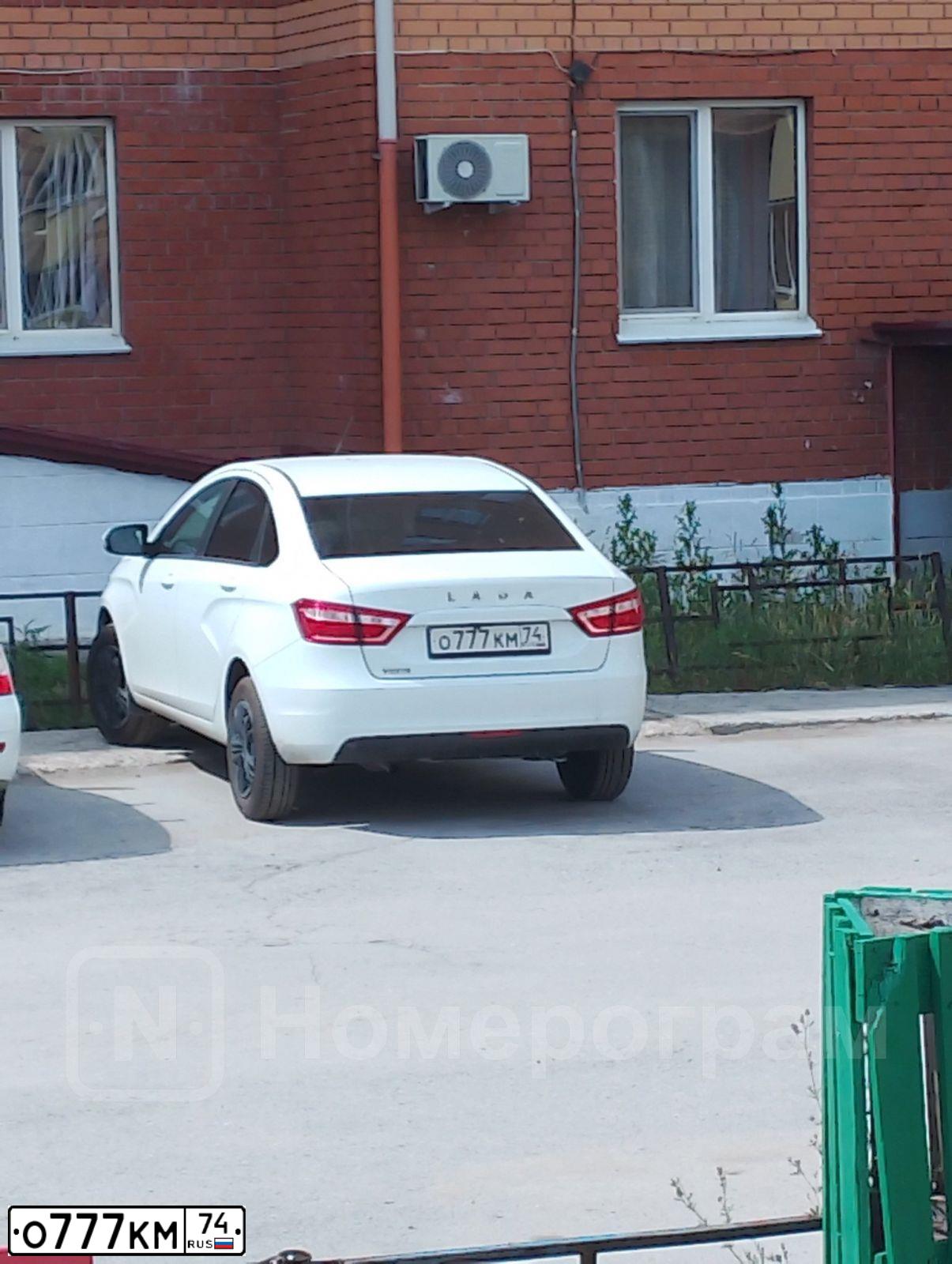 Фото автомобиля LADA VESTA, 2019 — госномер О954ЕВ774. Цвет: Белый