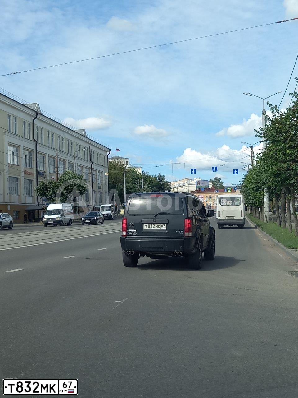 Фото автомобиля DODGE NITRO, 2007 — госномер Т832МК67. Цвет: ЧЕРНЫЙ