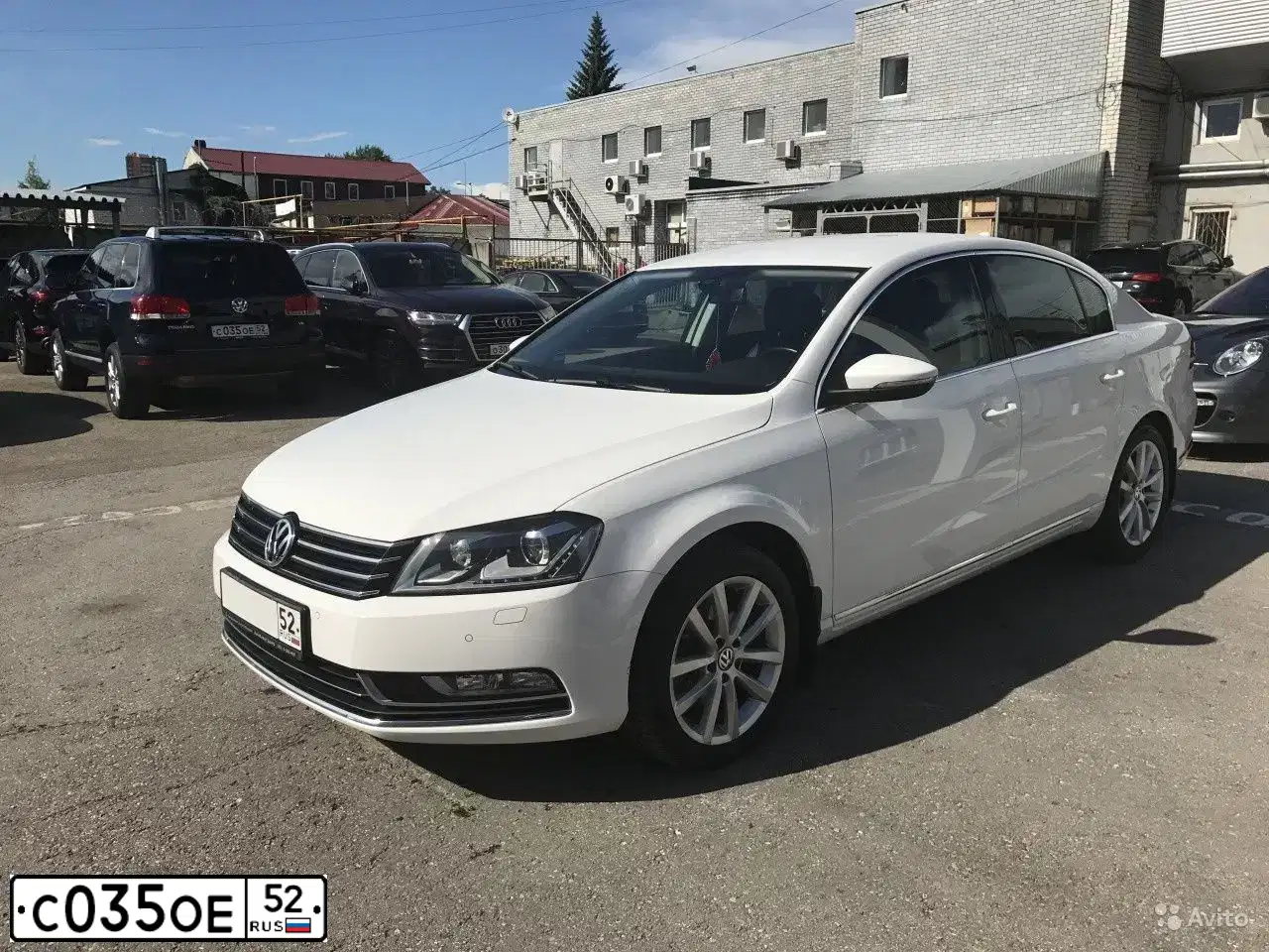 Фото автомобиля VOLKSWAGEN TOUAREG, 2005 — госномер Н821СТ69. Цвет: ТЕМНО-СИНИЙ
