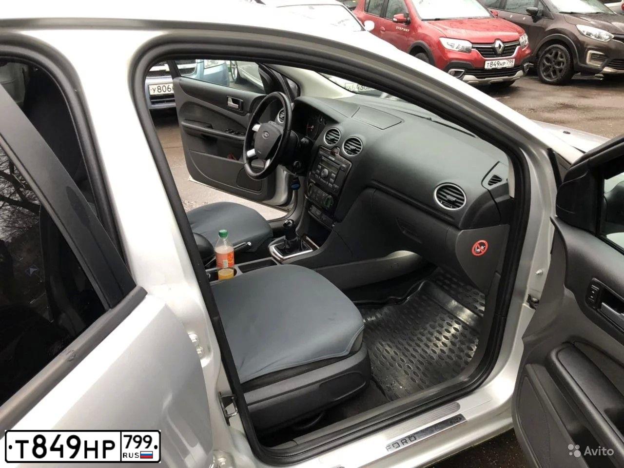 Фото автомобиля RENAULT SANDERO, 2019 — госномер Т849НР799. Цвет: КРАСНЫЙ