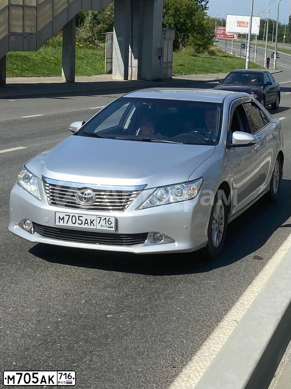 Фото автомобиля TOYOTA CAMRY, 2014 — госномер М705АК716. Цвет: СЕРЕБРИСТЫЙ МЕТАЛЛИК