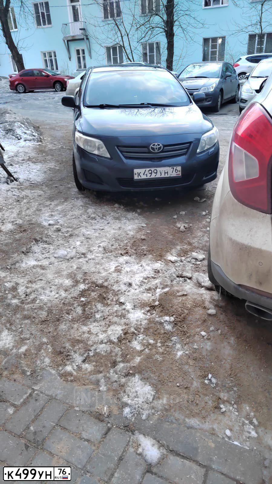 Фото автомобиля TOYOTA COROLLA, 2008 — госномер К499УН76. Цвет: ЧЕРНЫЙ