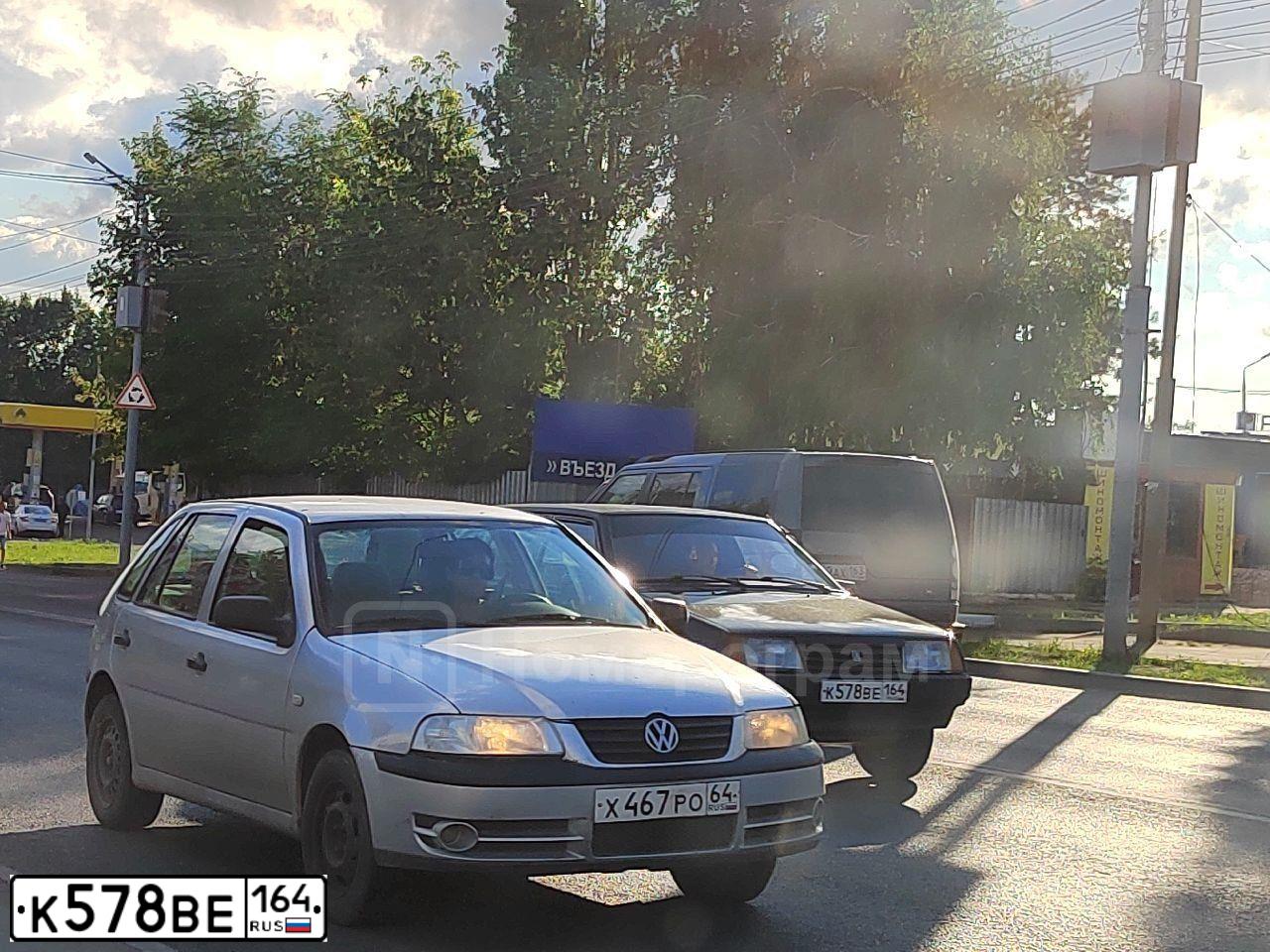 Фото автомобиля LADA 2109 SAMARA, 2004 — госномер Е500ЕЕ43. Цвет: ЧЕРНЫЙ