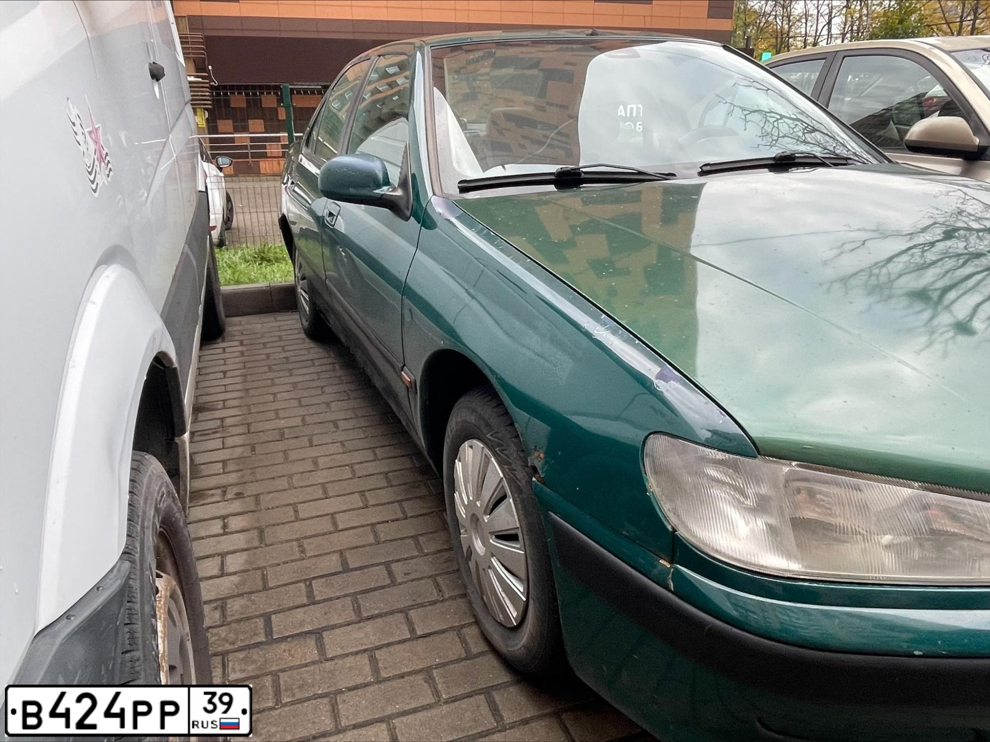 Фото автомобиля PEUGEOT 406, 1997 — госномер В424РР39. Цвет: ЗЕЛЕНЫЙ