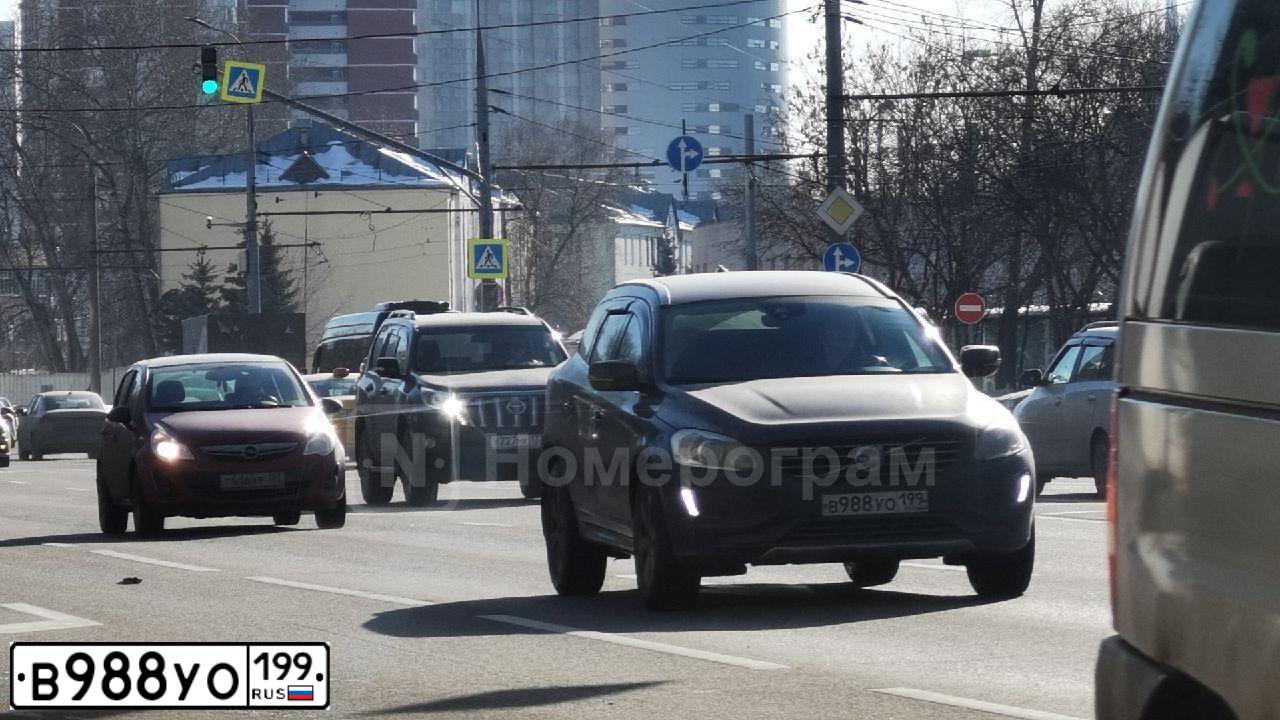 Фото автомобиля HYUNDAI TUCSON, 2008 — госномер В988УО199. Цвет: ЧЕРНЫЙ