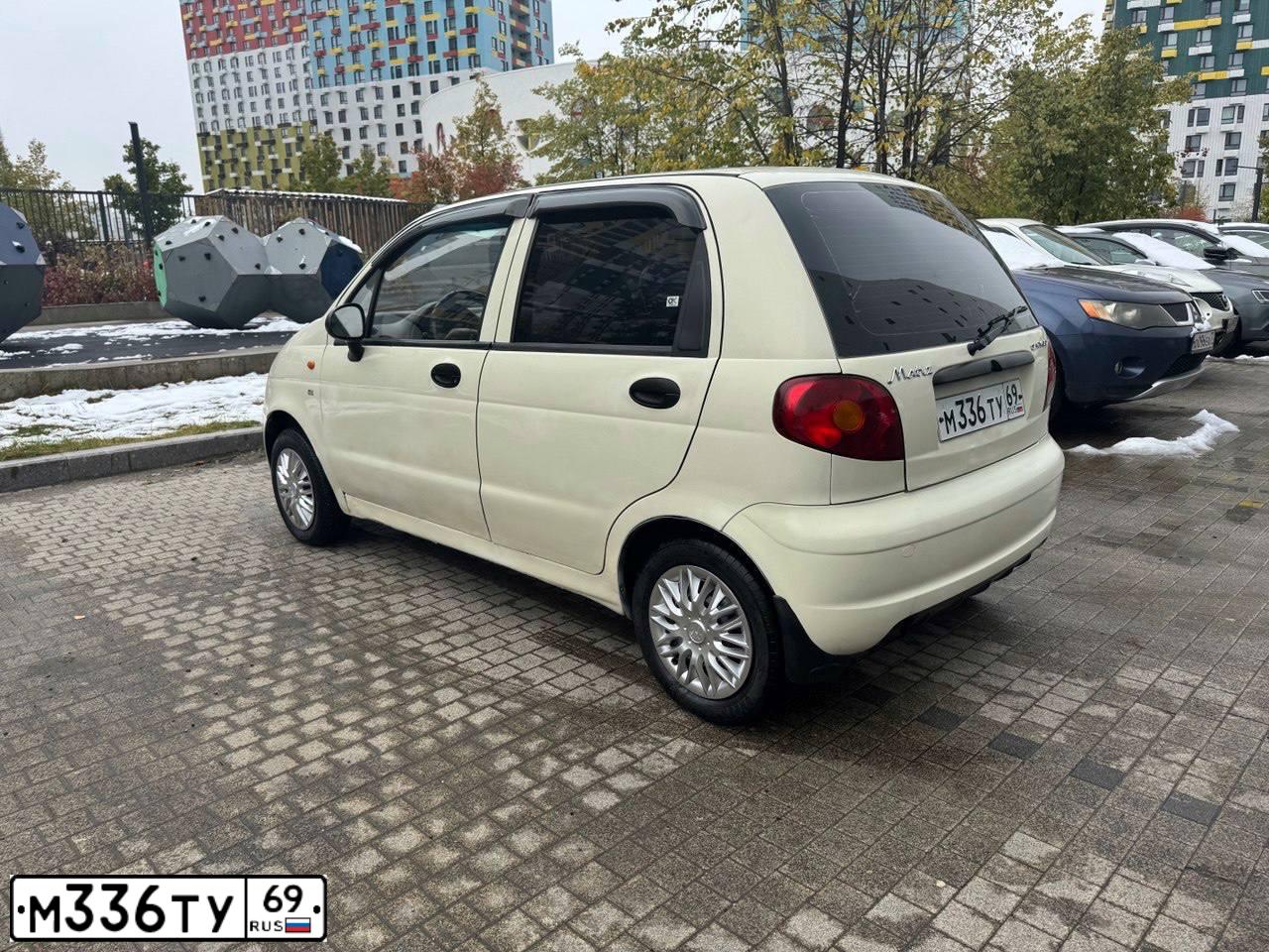 Фото автомобиля DAEWOO MATIZ, 2010 — госномер М727ТУ18. Цвет: БЕЖЕВЫЙ