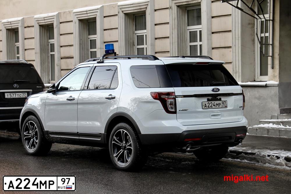 Фото автомобиля FORD EXPLORER, 2013 — госномер А224МР97. Цвет: БЕЛЫЙ