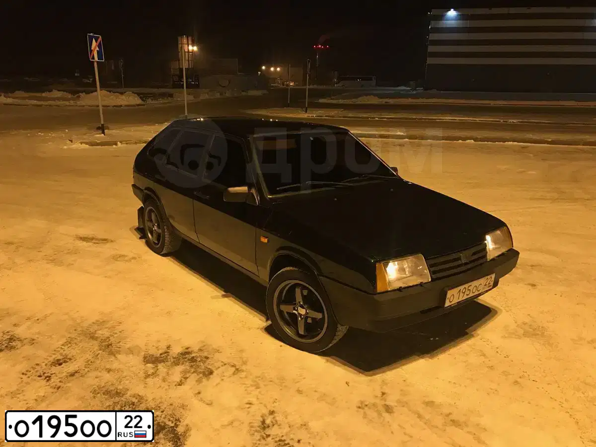 Фото автомобиля LADA 2121 NIVA, 2018 — госномер О195ОО22. Цвет: серебристо-темно-серый