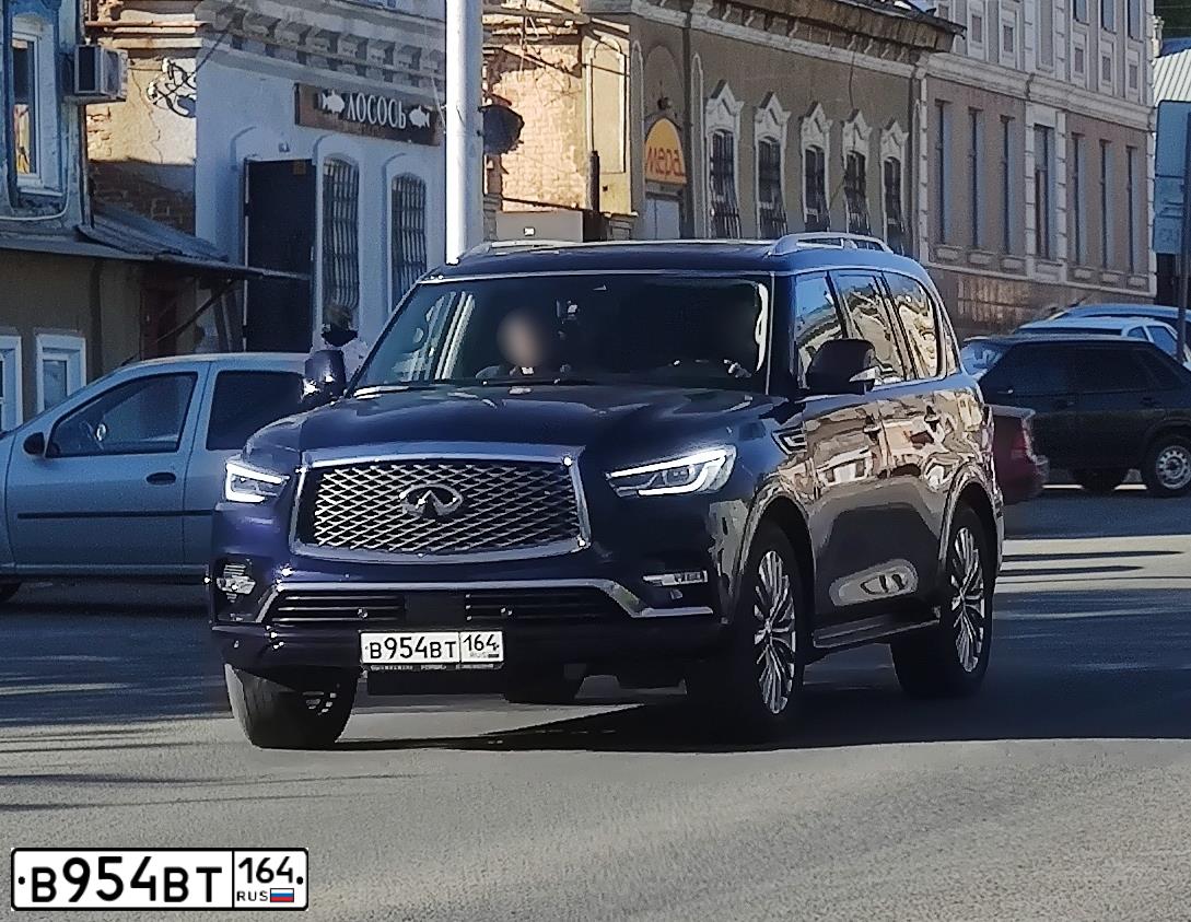 Фото автомобиля INFINITI QX80 /QX56/, 2018 — госномер В954ВТ164. Цвет: ТЕМНО-СИНИЙ