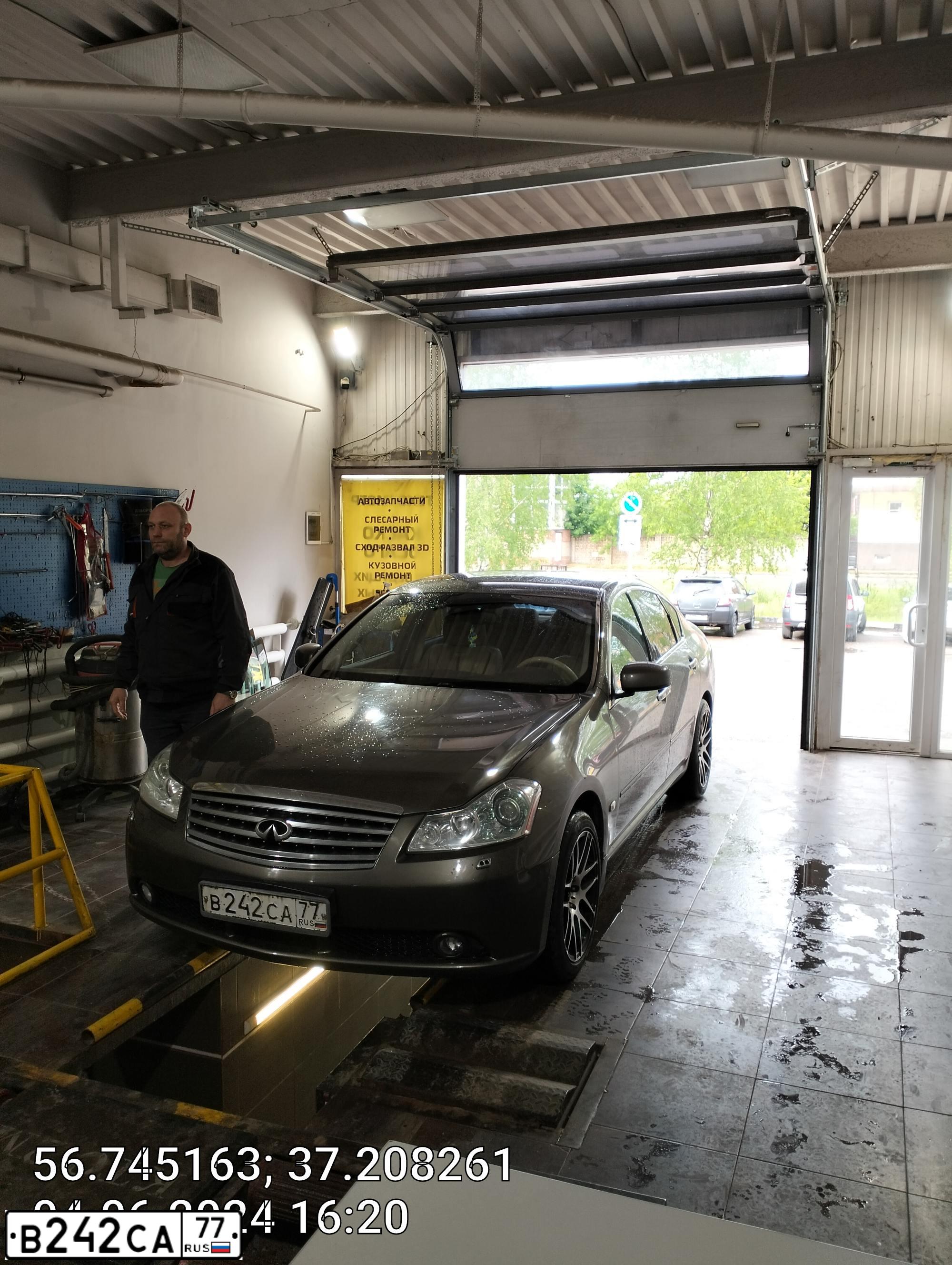 Фото автомобиля INFINITI M, 2006 — госномер А807ТК790. Цвет: Серый