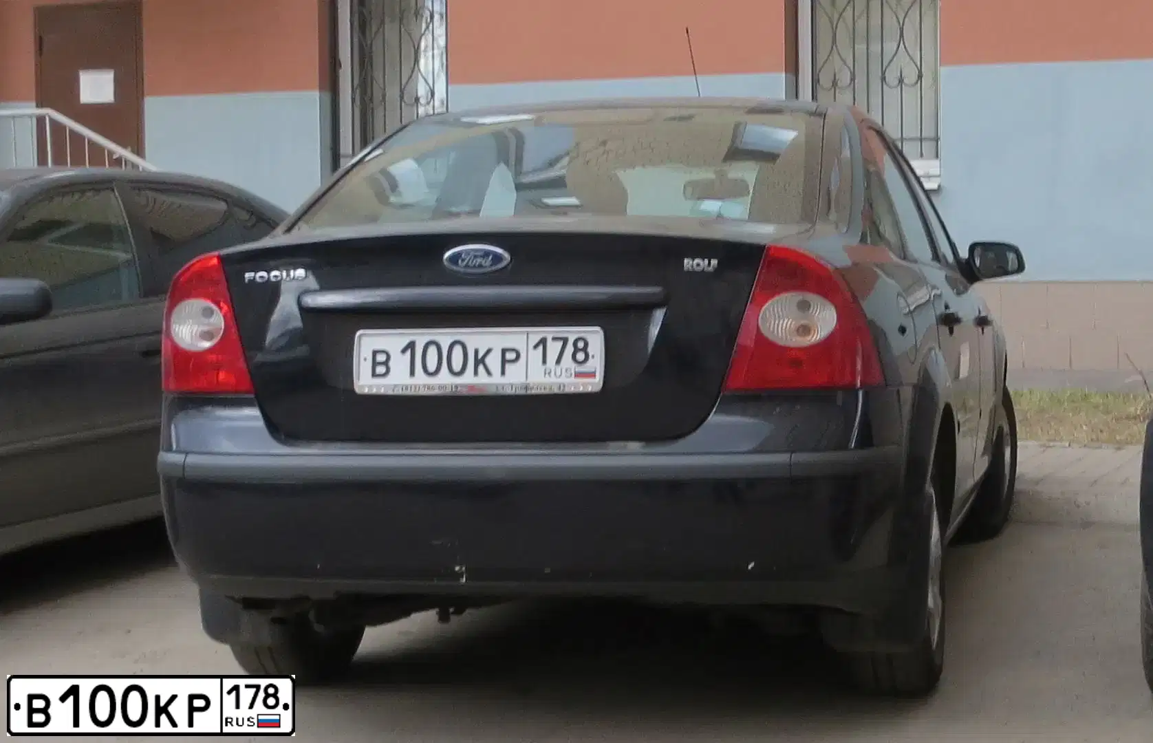 Фото автомобиля FORD FOCUS, 2007 — госномер В100КР178. Цвет: ЧЕРНЫЙ