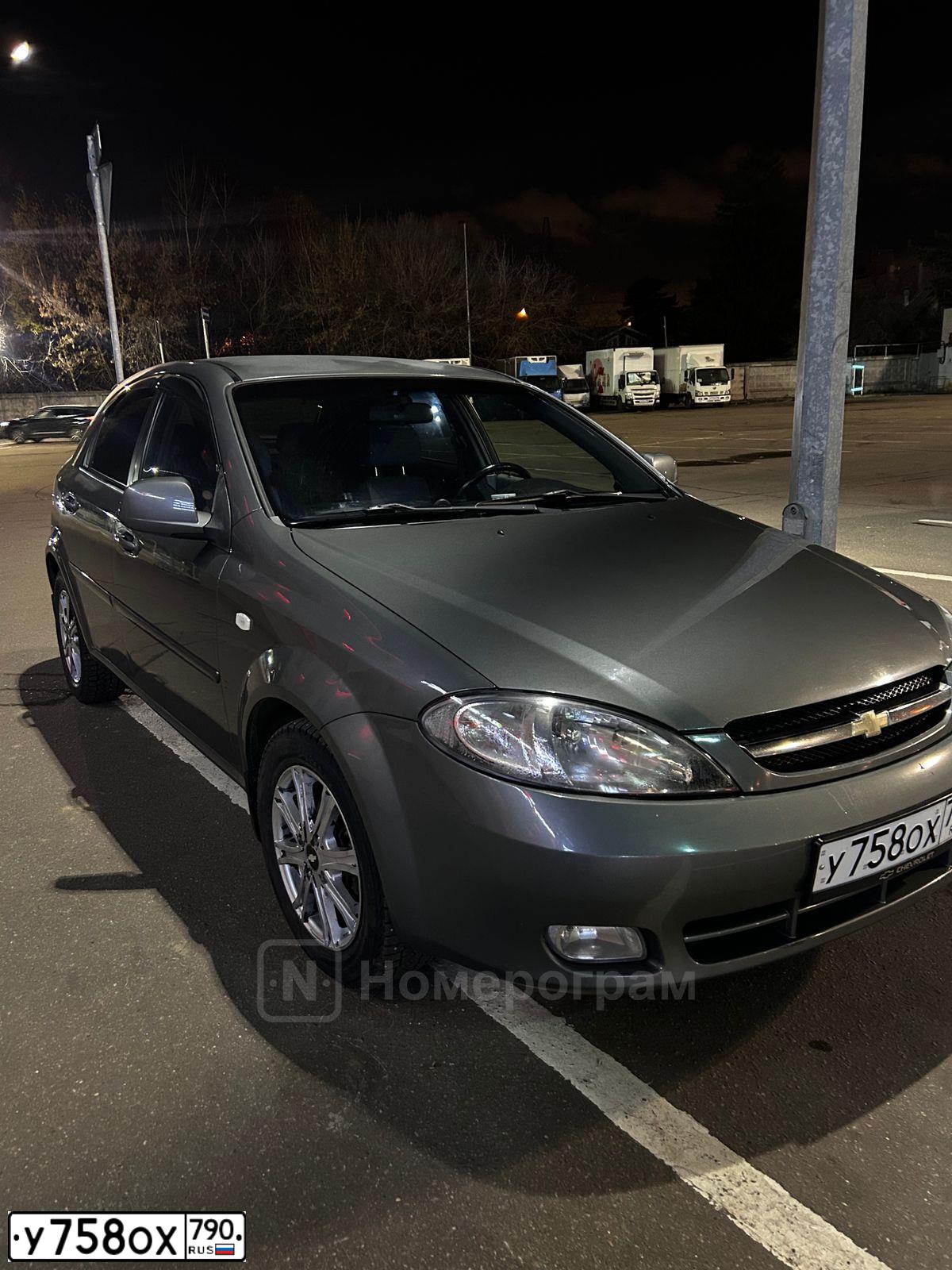 Фото автомобиля CHEVROLET LACETTI, 2011 — госномер У758ОХ790. Цвет: СЕРЫЙ