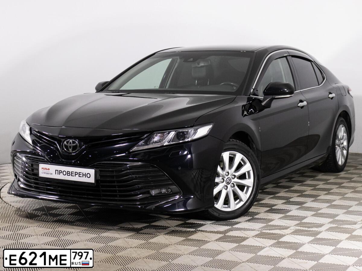 Фото автомобиля TOYOTA CAMRY, 2020 — госномер Е621МЕ797. Цвет: ЧЕРНЫЙ