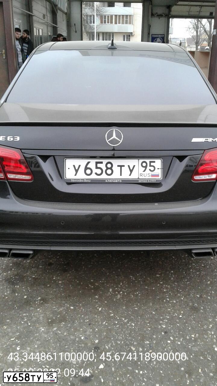 Фото автомобиля MERCEDES E-KLASSE, 2015 — госномер У658ТУ95. Цвет: ЧЕРНЫЙ