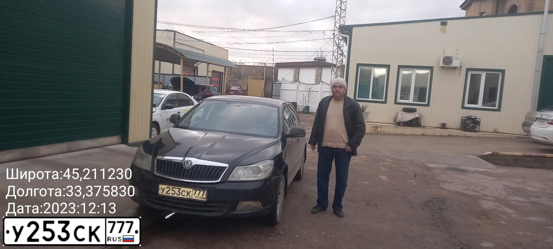 Фото автомобиля SKODA OCTAVIA, 2013 — госномер Н828МР82. Цвет: ЧЕРНЫЙ