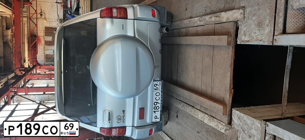 Фото автомобиля TOYOTA RAV4, 2005 — госномер Р189СО69. Цвет: СЕРЕБРИСТЫЙ